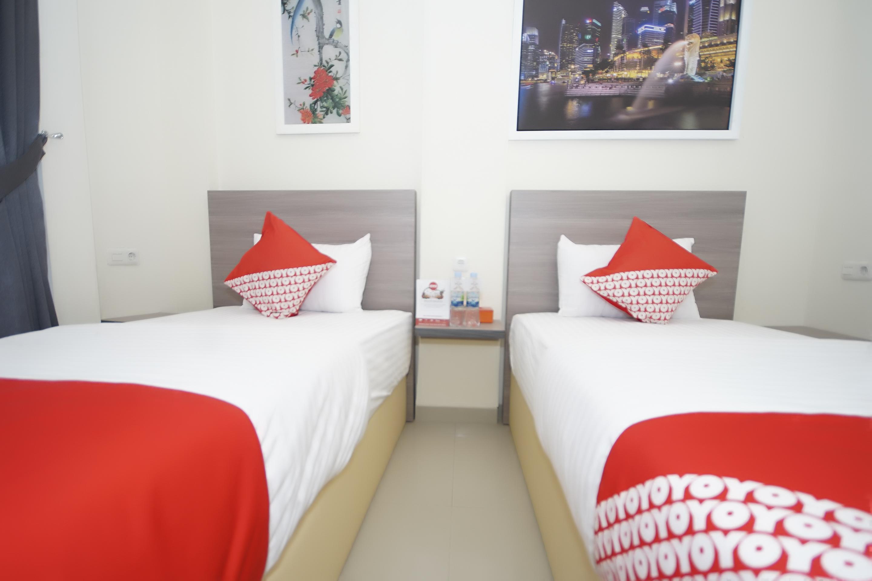 Oyo 251 The Maximus Inn Hotel Palembang Exterior foto