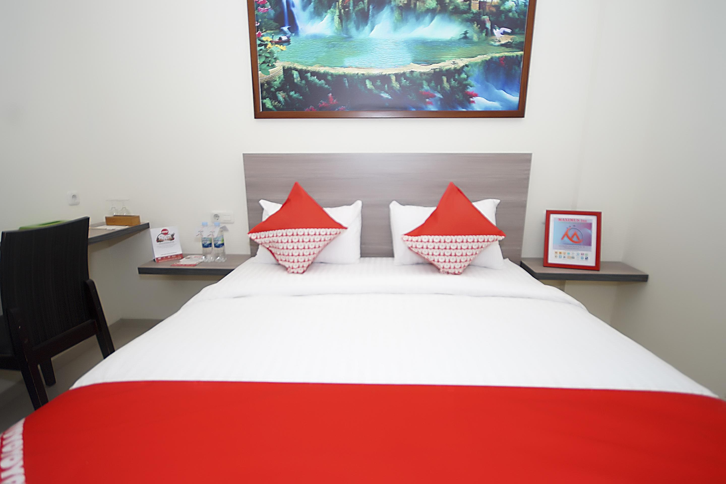 Oyo 251 The Maximus Inn Hotel Palembang Exterior foto