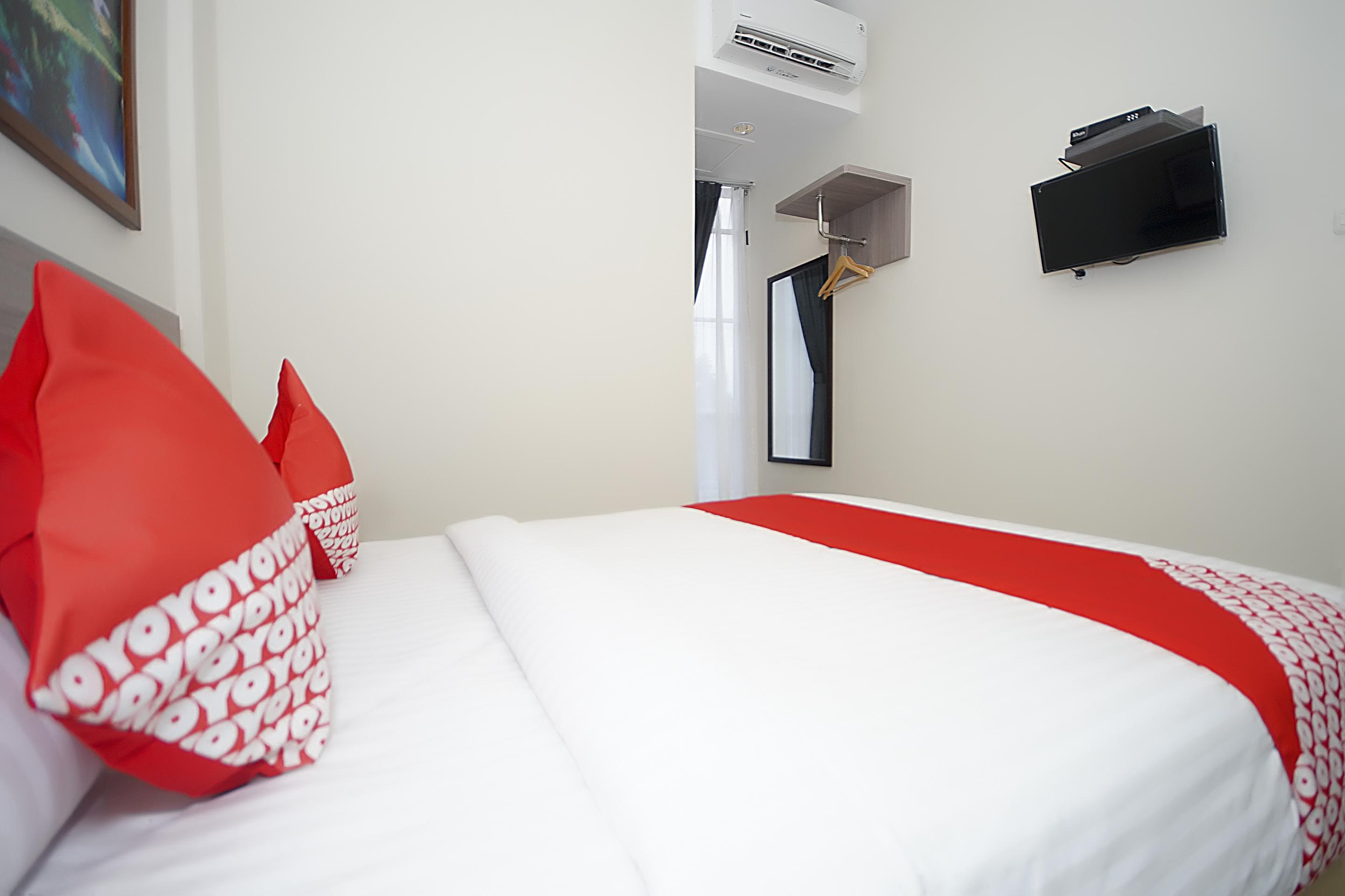 Oyo 251 The Maximus Inn Hotel Palembang Exterior foto
