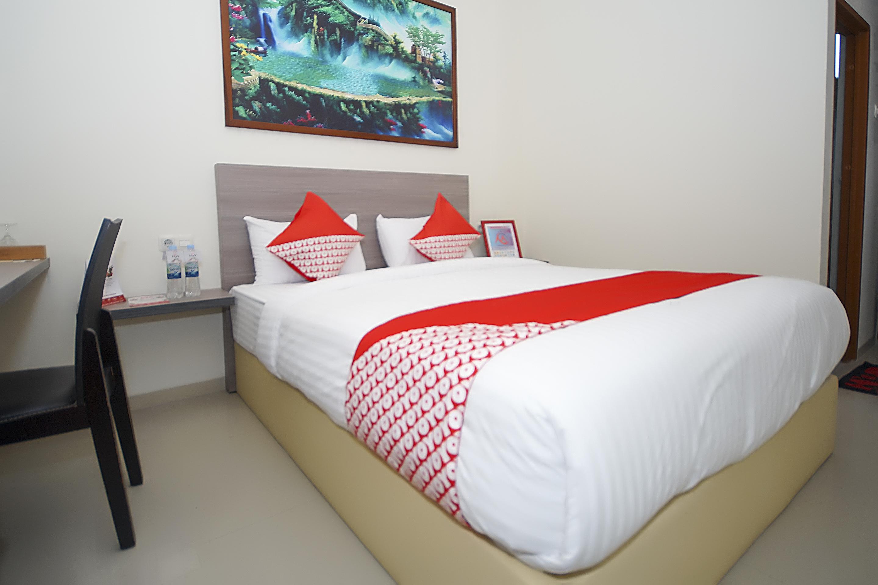 Oyo 251 The Maximus Inn Hotel Palembang Exterior foto