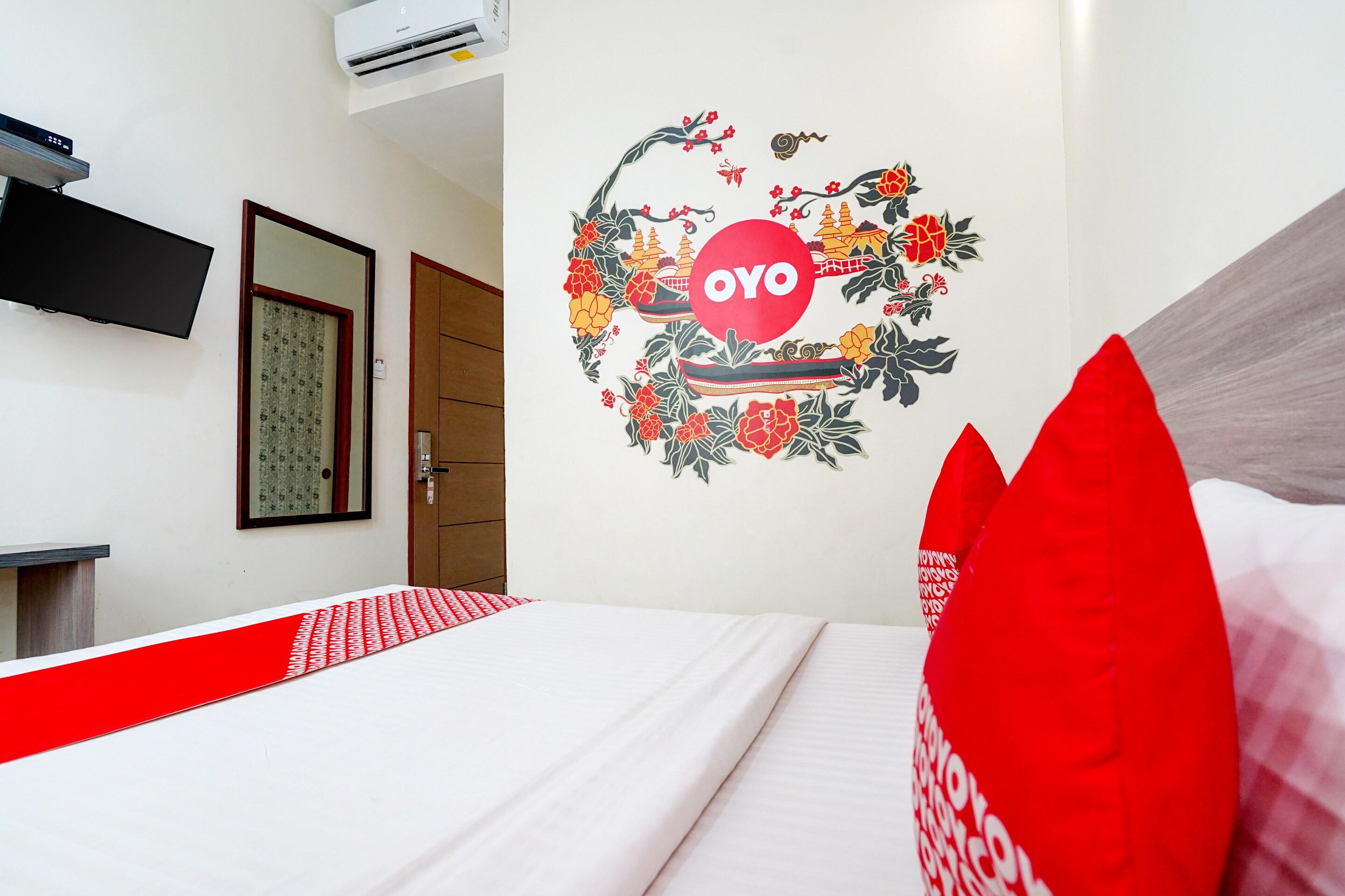 Oyo 251 The Maximus Inn Hotel Palembang Exterior foto