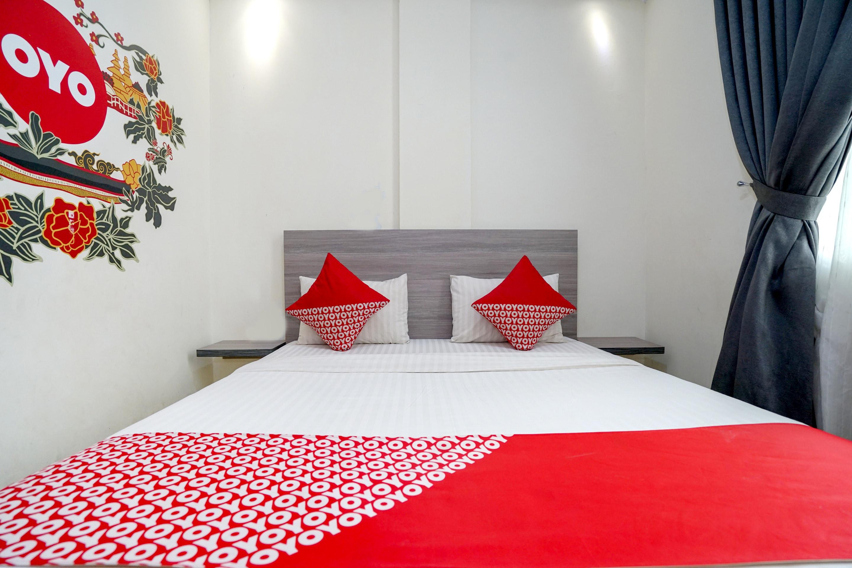 Oyo 251 The Maximus Inn Hotel Palembang Exterior foto