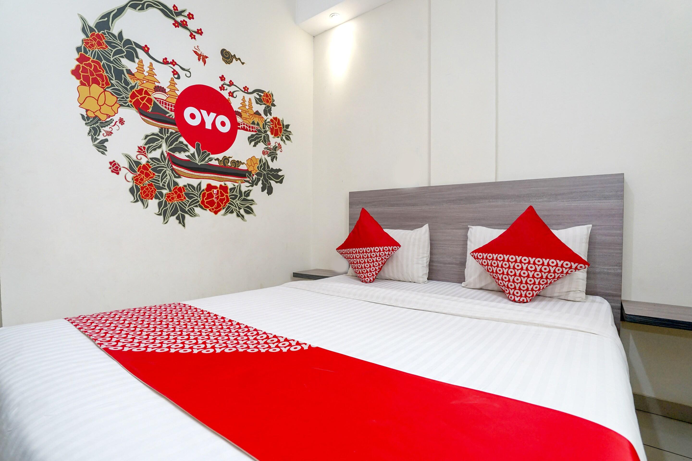 Oyo 251 The Maximus Inn Hotel Palembang Exterior foto