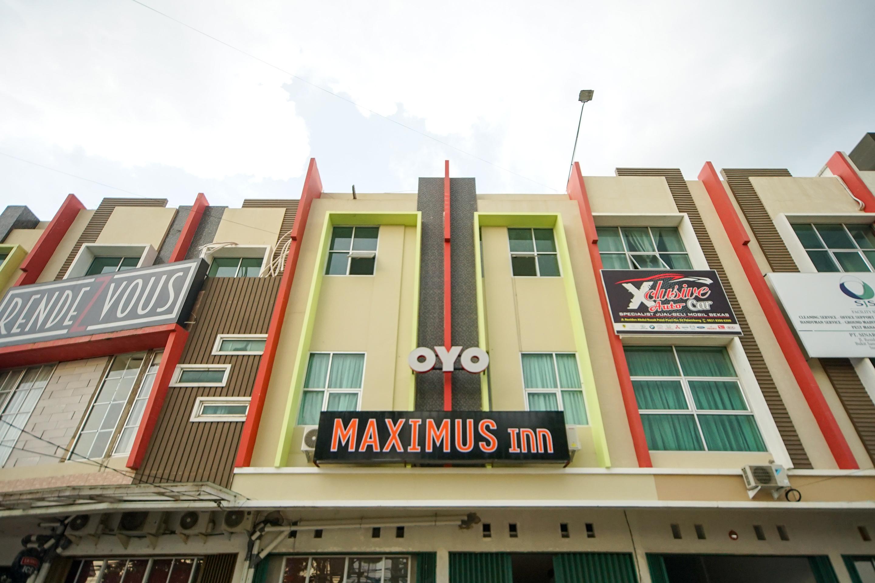 Oyo 251 The Maximus Inn Hotel Palembang Exterior foto