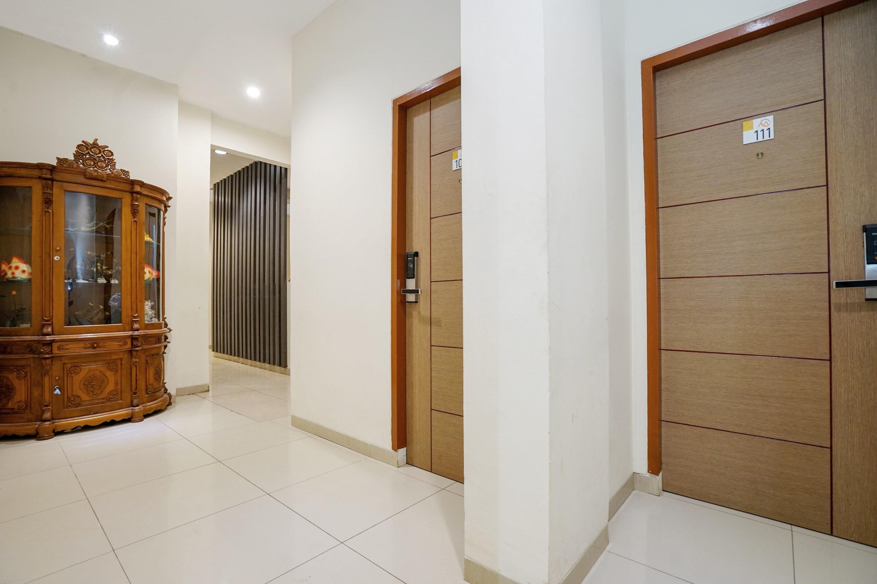 Oyo 251 The Maximus Inn Hotel Palembang Exterior foto