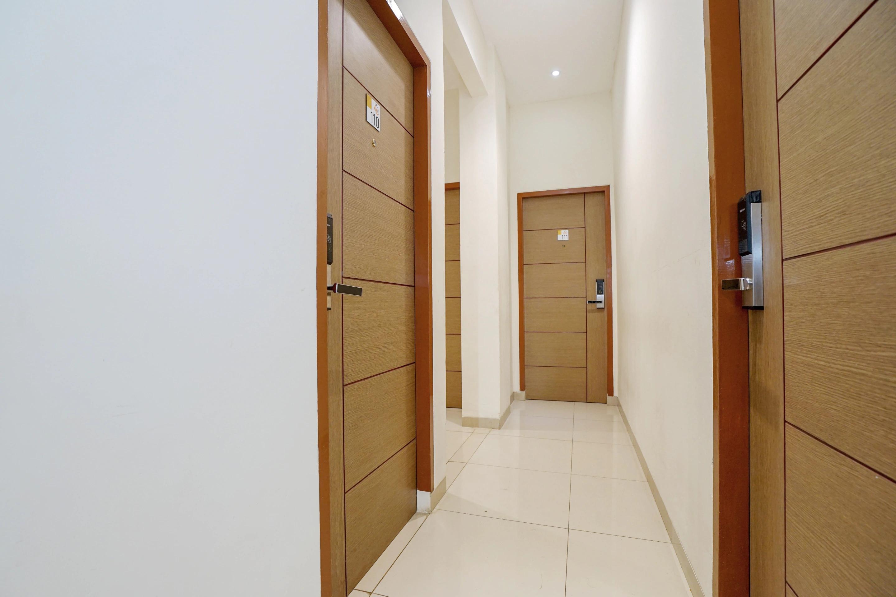 Oyo 251 The Maximus Inn Hotel Palembang Exterior foto